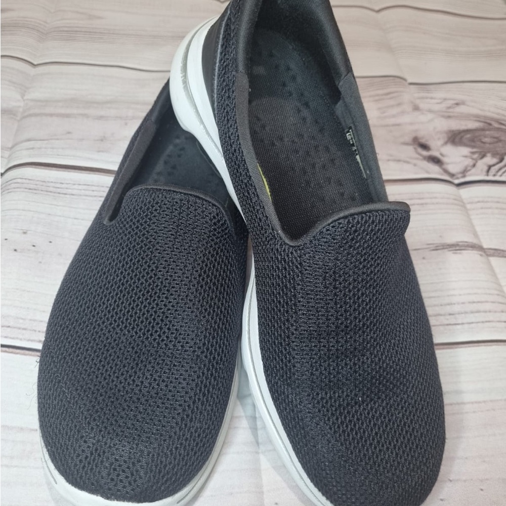 Zapatos de dama sckechers talla 9.5